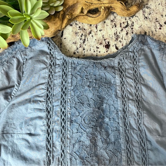 Cotton and Lace A&F Shift Dress - Picture 3 of 8